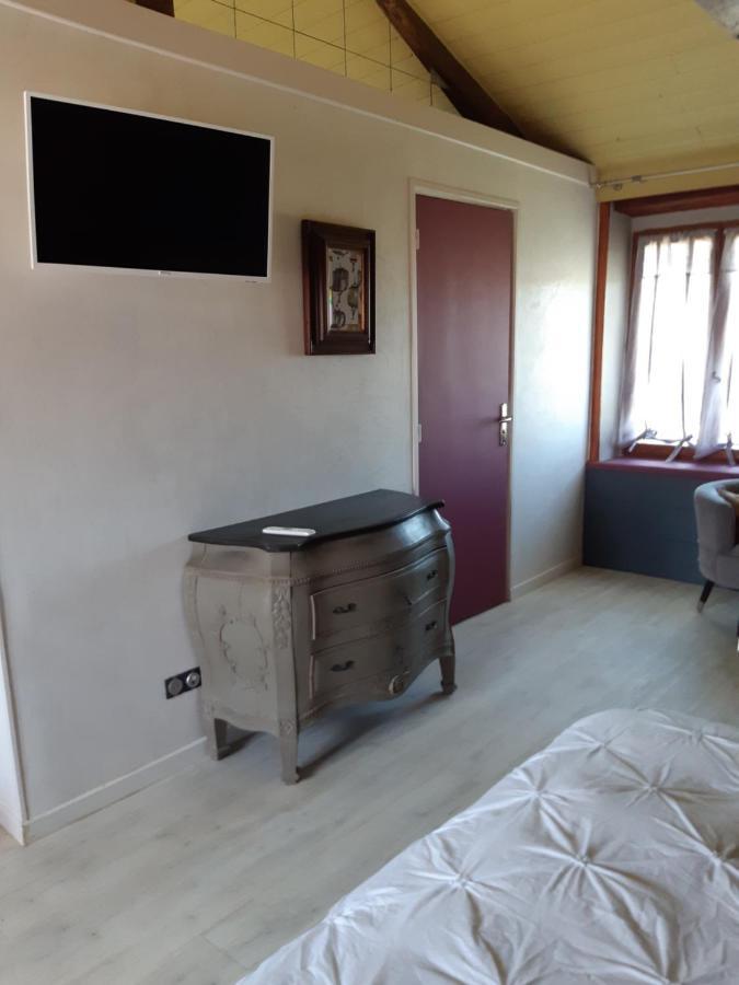 Chambre Double Avec Piscine Et Jacuzzi Bernadets-Debat Exterior foto